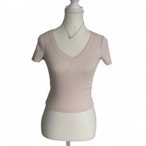 Hollister  Baby Pink Fitted Baby Tee V Neck Size XS